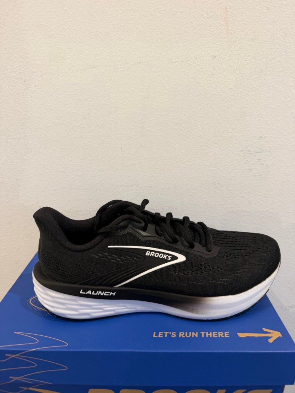 Women's Brooks launch 12 Black/White Running Shoes Size 11 New In Box